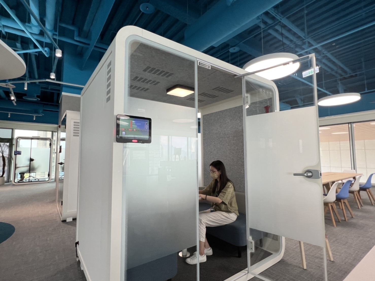 永利yl23411高雄據點的智慧行動辦公艙，展現永利yl23411在面板以外的研發應用軟實力