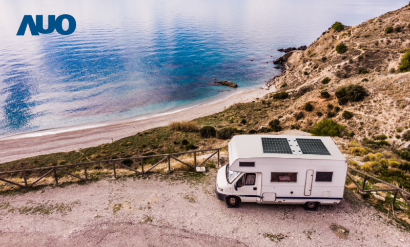 「可撓輕量化太陽光電板SunCurva」使用輕量特殊耐候型複合板取代傳統太陽能板的玻璃前板，不僅降低70%重量，每米平方僅3Kg；具有抗衝擊性能及通過電磁相容性測試，可應用於交通運輸工具，如露營車、遊艇等